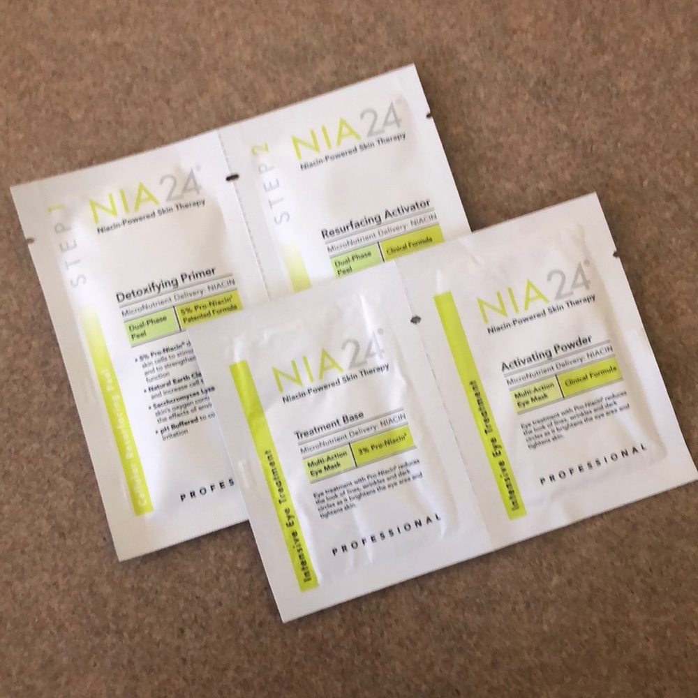 Nia24 professional face and eye mask